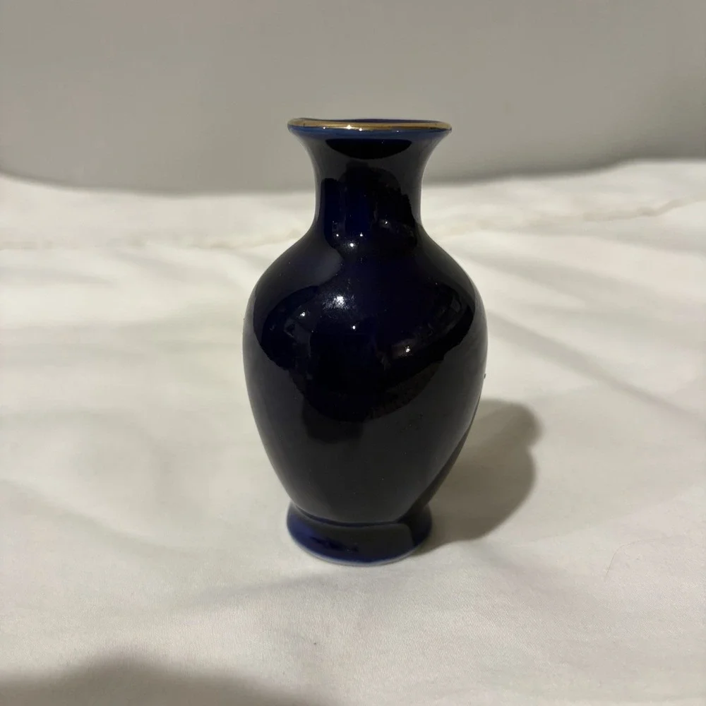 Small Vintage‎ Cobalt Blue Peacock Vase with Florals & Gold Accents 4